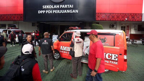 PDI Perjuangan Kirim 30 Ambulans dan Tim Medis ke Korban Banjir Sumatera