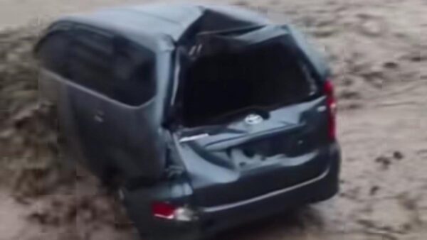 Mobil Terseret Banjir di Bogor, Sungai Cileungsi Siaga 1