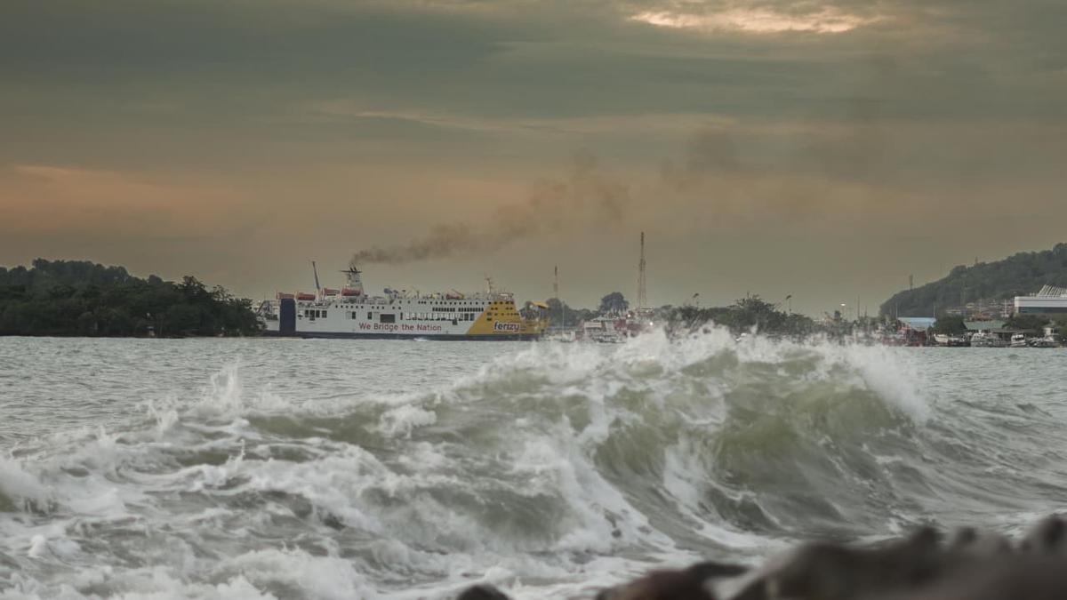 Peringatan Dini Angin Kencang di Perairan Jakarta dan Kepulauan Seribu